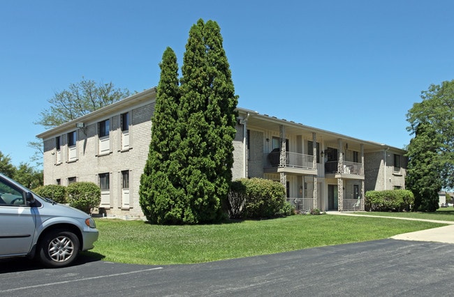 1812 Middlesbrough Ct in Maumee, OH - Foto de edificio - Building Photo