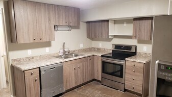 1691 N Main St in Clearfield, UT - Building Photo