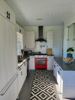 The Londonderry in Los Angeles, CA - Building Photo