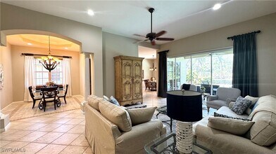 22171 Longleaf Trail Dr in Bonita Springs, FL - Foto de edificio - Building Photo