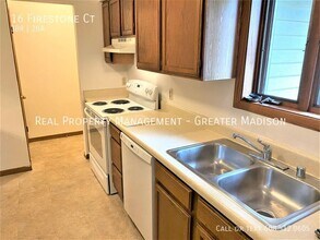 16 Firestone Ct in Madison, WI - Building Photo - Building Photo