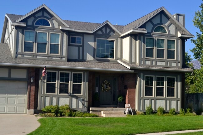 property at 1973 Ashridge Cir