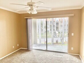 1705 Palm Cove Blvd-Unit -1-202 in Delray Beach, FL - Foto de edificio - Building Photo
