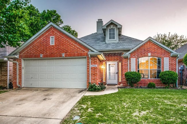 property at 1912 Briarwyck Ct