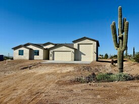 38780 N 18th St in New River, AZ - Building Photo