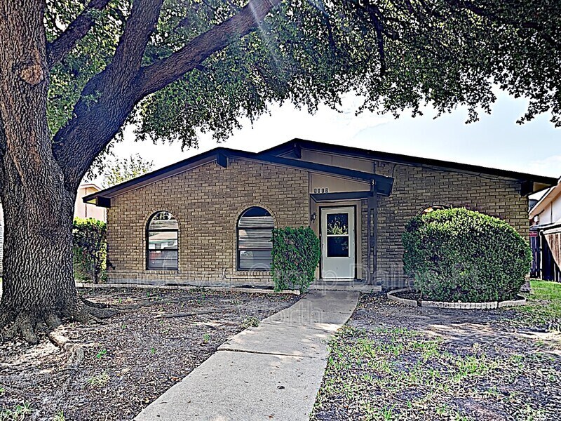 5117 Bartlett Dr in The Colony, TX - Building Photo