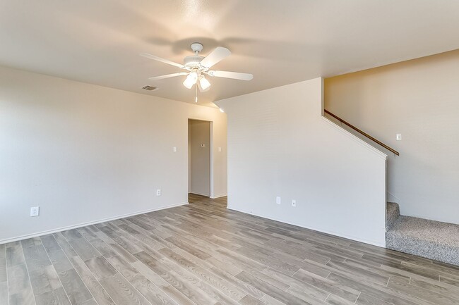 1639 Woodard Ave in Cleburne, TX - Building Photo - Building Photo