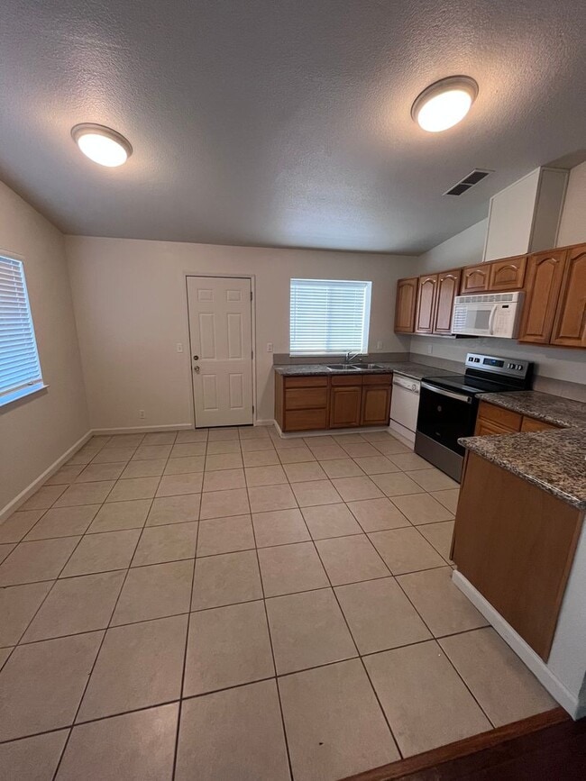 9274 Briles Ct in Elk Grove, CA - Building Photo - Building Photo