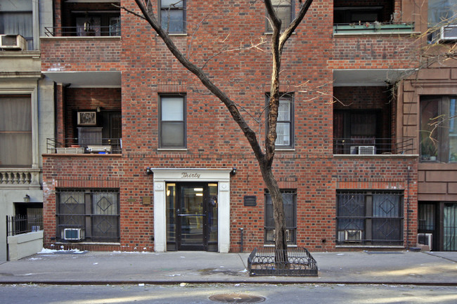 28-30 E 38th St in New York, NY - Foto de edificio - Building Photo