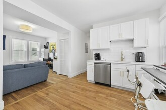 893 E 4th St, Unit 2 in Boston, MA - Building Photo - Building Photo