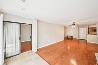 2303 Pine Heights Dr NE in Atlanta, GA - Foto de edificio - Building Photo