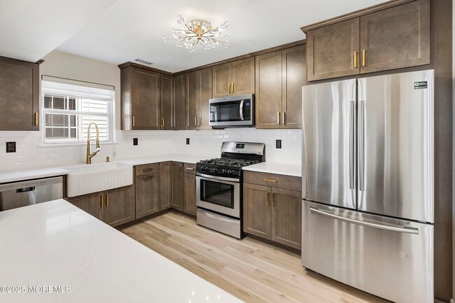 property at 103 Hyacinth Ln