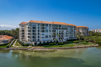 Dolphin Cay in St. Petersburg, FL - Building Photo - Building Photo