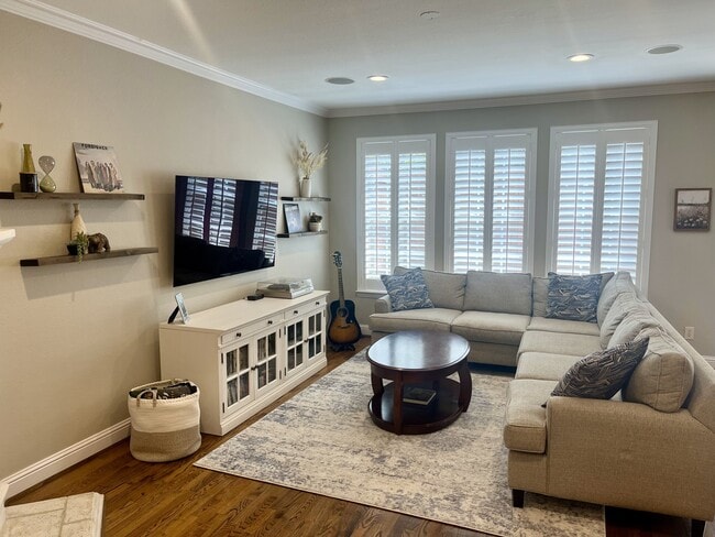 property at 5620 Belmont Ave
