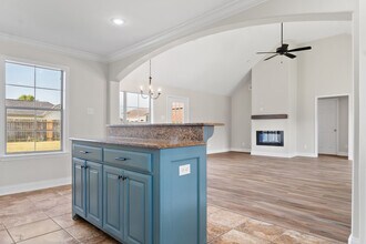 107 Fox Trot Ln in Sunset, LA - Building Photo - Building Photo