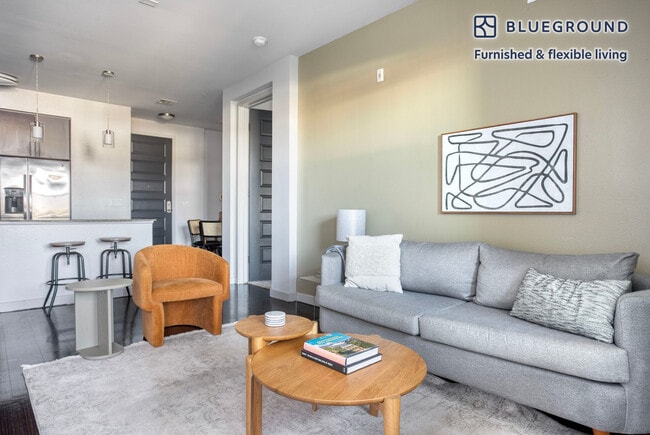 5550 Grosvenor Blvd in Los Angeles, CA - Building Photo - Building Photo