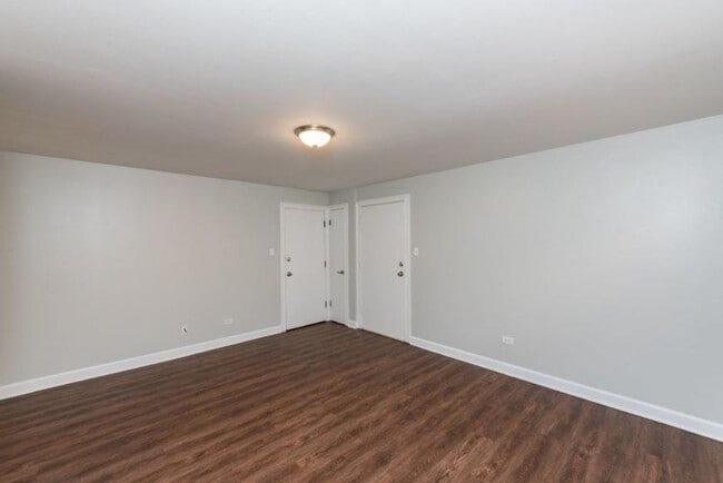 property at 4540 N Wolcott Ave