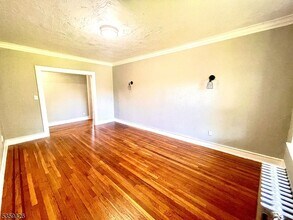 17 Elwood Pl in Newark, NJ - Building Photo - Building Photo