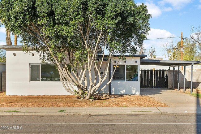 property at 214 N Horne