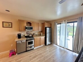 802 Vista Grande St in Paso Robles, CA - Building Photo - Building Photo