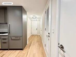 218 W 103rd St in New York, NY - Building Photo - Building Photo