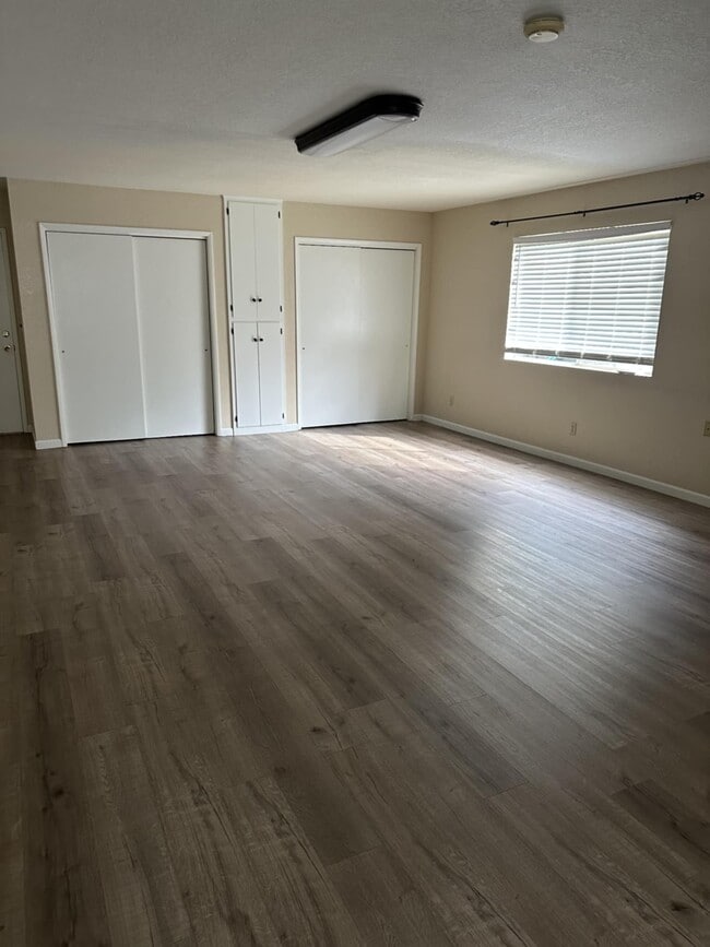 49810 Canoga Dr in Oakhurst, CA - Building Photo - Building Photo