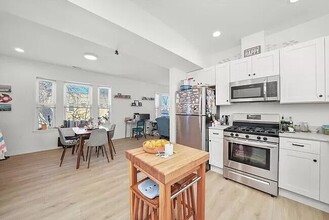 3639 W Iowa St, Unit 3637 - unit 2 in Chicago, IL - Foto de edificio - Building Photo