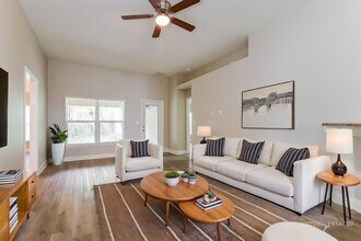 706 Chelsea Ave, Unit 09-0936 in Fruitland Park, FL - Foto de edificio - Building Photo