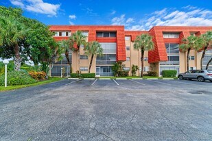 22615 SW 66th Ave in Boca Raton, FL - Building Photo