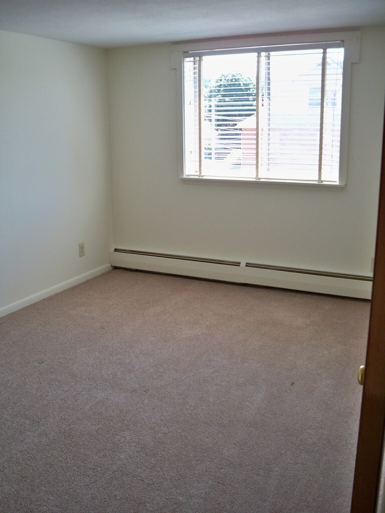 Emmett Street Apartments Bristol, CT Apartments For Rent