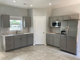 802 Linwood Rd, Unit 802 Linwood Rd in Mooresville, NC - Building Photo