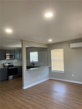 2833 Lawnview St in Corpus Christi, TX - Building Photo - Building Photo