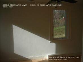 334 Barnard Ave-Unit -334 B Barnard Avenue in Asheville, NC - Foto de edificio - Building Photo