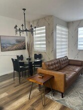 3235 NE 184th St in North Miami Beach, FL - Building Photo - Building Photo