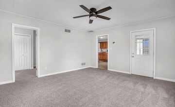 105 E Bates St in Hebron, IN - Building Photo - Building Photo