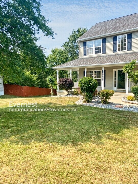 1008 Black Oak Ct in Fredericksburg, VA - Building Photo