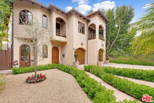 1101 S Gretna Green Way in Los Angeles, CA - Building Photo