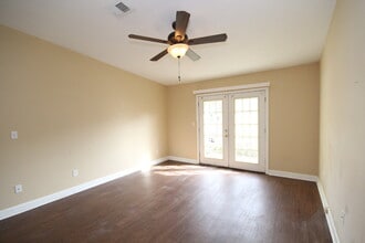 8325 Country Walk Dr in Pensacola, FL - Building Photo - Building Photo