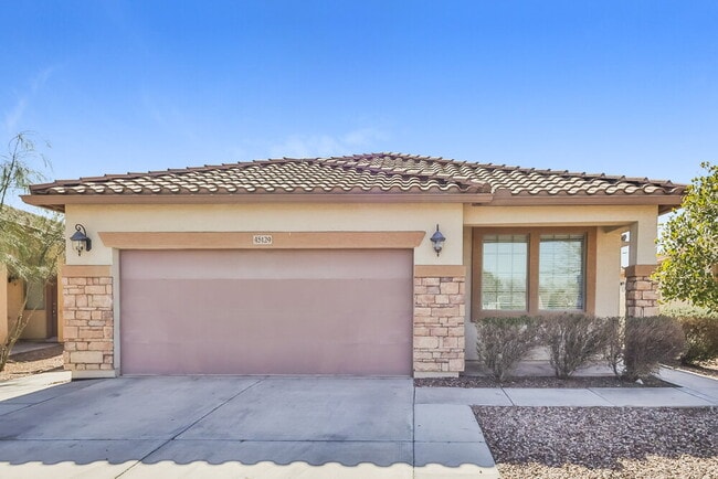 property at 45129 W Desert Cedars Ln