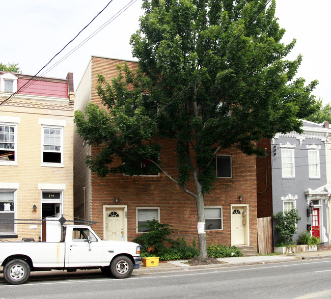 216-218 N Patrick St in Alexandria, VA - Building Photo - Building Photo