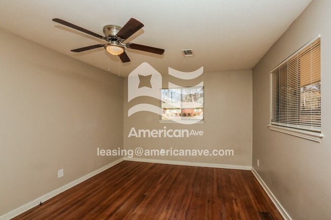 3025 Charleston Dr in Jackson, MS - Foto de edificio - Building Photo