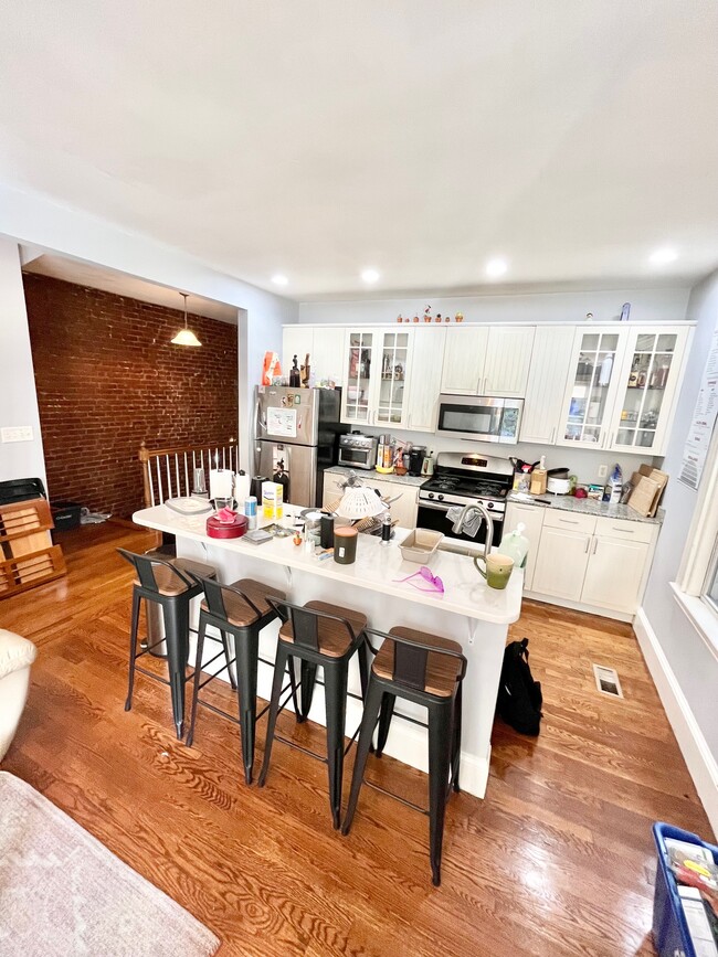 43 Hillside St, Unit 1