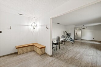 812 Voltz Ln in Mission, TX - Foto de edificio - Building Photo