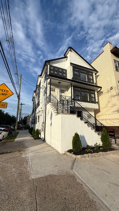 426 Avon Ave in Newark, NJ - Building Photo