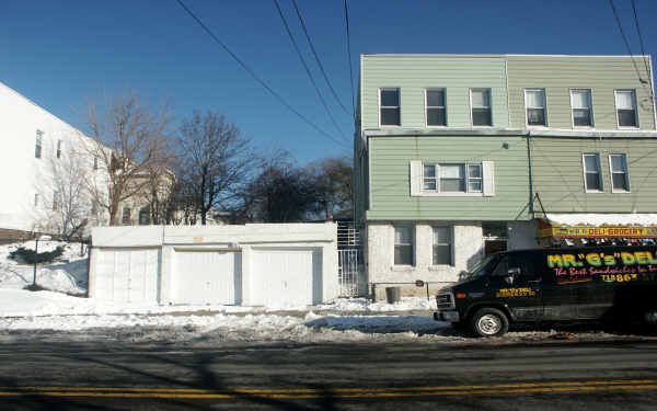 836 Olmstead Ave in Bronx, NY - Building Photo