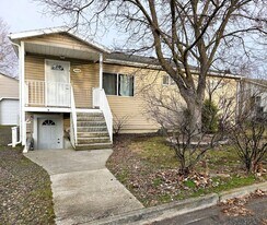 1225 McCarroll St in Clarkston, WA - Building Photo