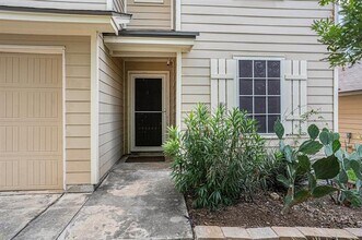 2206 York Bend in San Antonio, TX - Building Photo - Building Photo