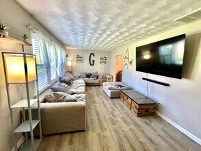 4732 Bunker Hill Ln in Virginia Beach, VA - Building Photo - Building Photo