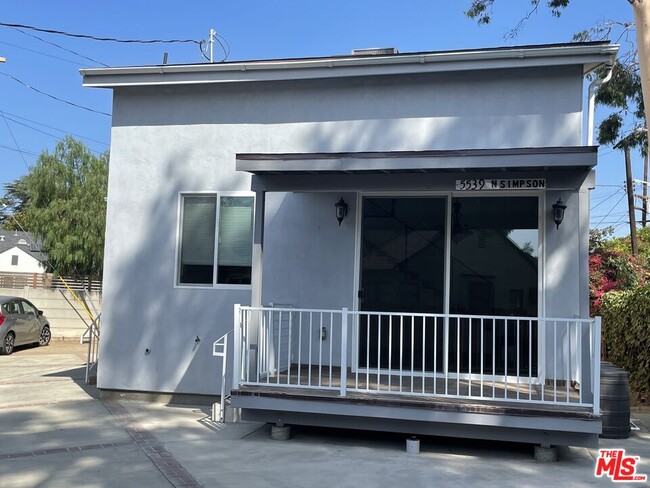 5539 Simpson Ave in Los Angeles, CA - Building Photo - Building Photo