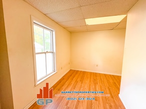 56 Church St in St Johnsbury, VT - Building Photo - Building Photo